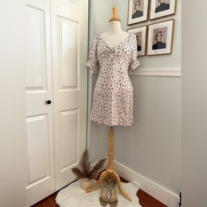 NWOT beautiful & romantic floral dress by Mini Chica Size L 🌸🎀💕